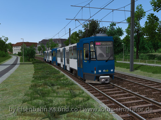 Tatra KT4D Straßenbahn als Doppeltraktion auf der Linie 1 in Rheinhausen